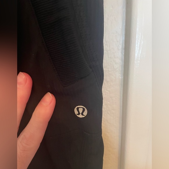 Lululemon black studio pants - Picture 4 of 5